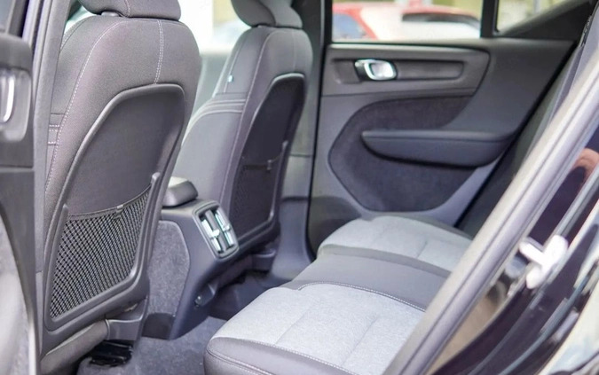 Volvo XC 40 cena 186600 przebieg: 1, rok produkcji 2024 z Drawno małe 56